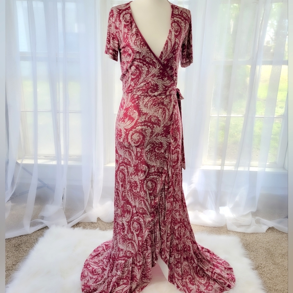 Elegant Paisley Maxi Dress in Red